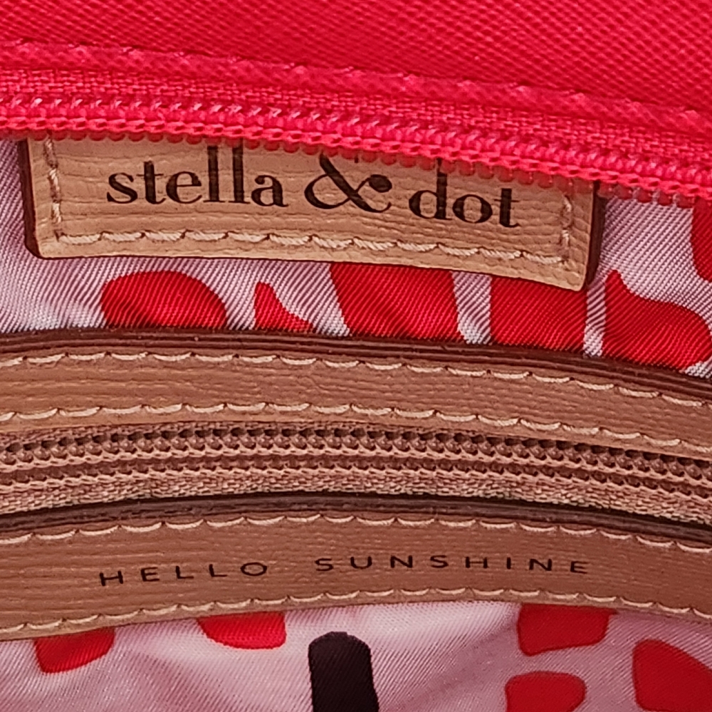 Stella and Dot La Totale Hello Sunshine Ikat Zipper Tote - Picture 6 of 16